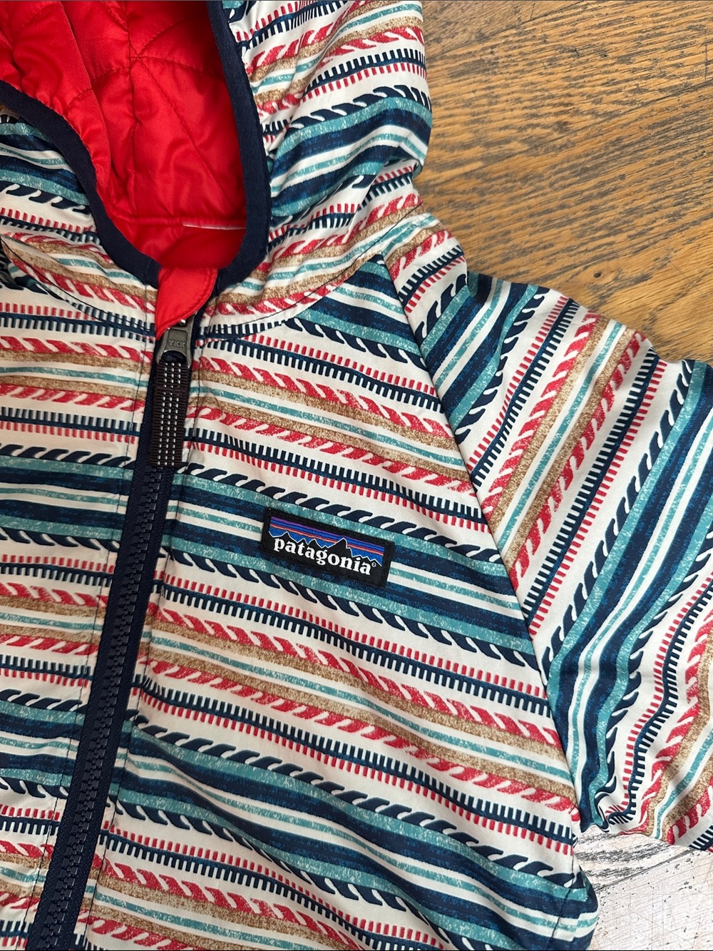 Patagonia Red puffer Hooded Kids Jacket 2T EUC - Picture 3 of 5